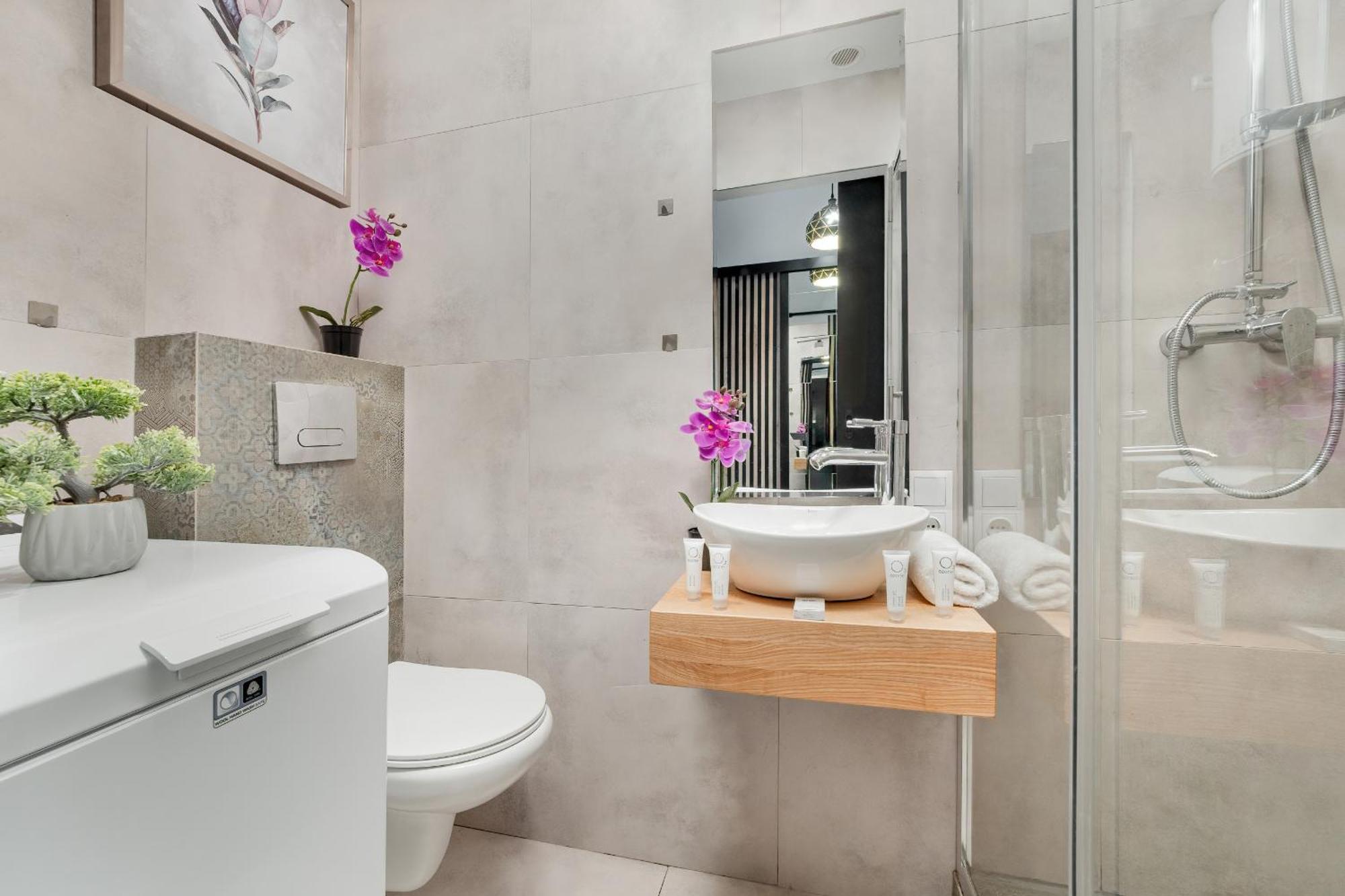 Plocka Comfortable & Modern By Renters Apartment Łódź